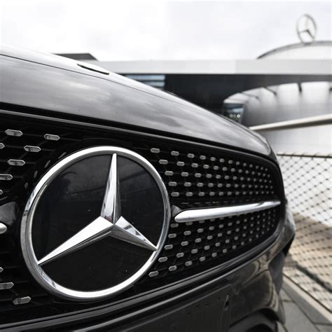 Mercedes Benz Verkauft Seine Autoh User Unternehmen Einigt Sich Mit