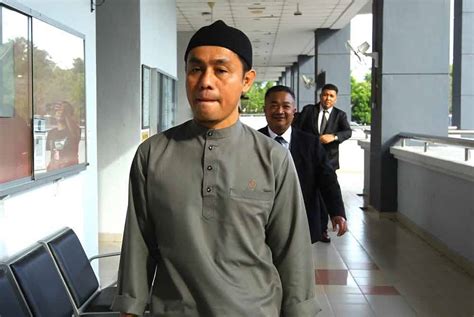 Amang Seksual Remaja Lelaki Tahun Pu Azman Diperintah Bela Diri