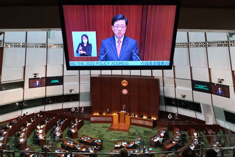 施政報告｜區議會任期明年底完結 李家超：進行地方行政檢討 香港 香港文匯網