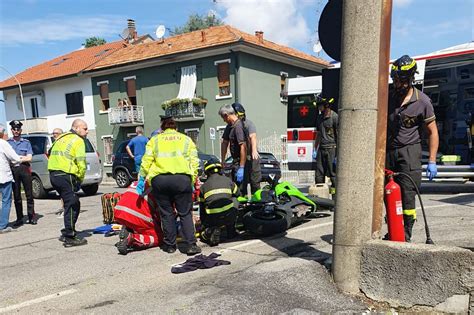 Incidente A Solaro Sulla Saronno Monza Scontro Tra Auto E Moto Il