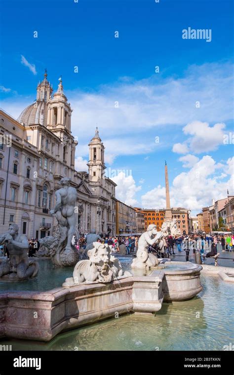 Fontana del Moro, Piazza Navona, centro storico, Rome, Italy Stock Photo - Alamy