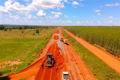 Obras na rodovia MS 357 que liga Ribas do Rio Pardo a Camapuã Foto