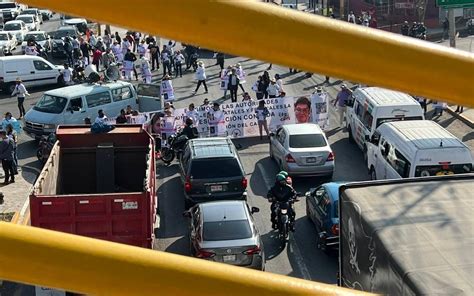 Bloquean la carretera México Texcoco por la desaparición de una maestra