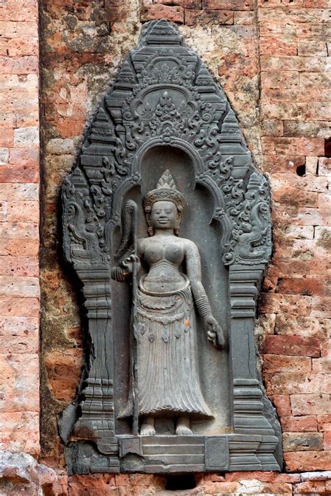 Pin on KHMER SCULPTURE ( CAMBODIA)