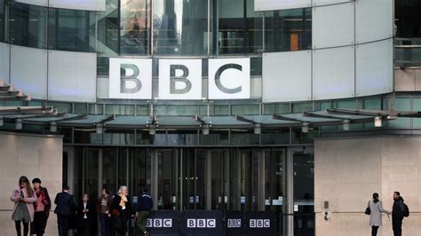 Cops Tell Bbc To Pause Investigation Into Presenters Sex Pics