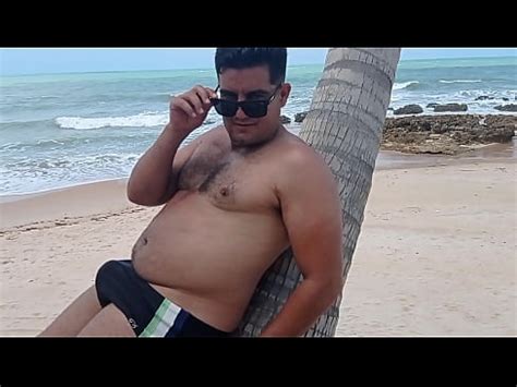 Yuri Gaúcho se masturbando na Praia de Coqueirinho PB banhistas na praia XVIDEOS