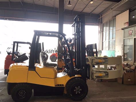 China Heavy Duty Toyota 35 Ton Forklift With Paper Roll Clamp