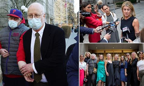 Ex Columbia Gynecologist Robert Hadden Sobs As Hes Sentenced To 20