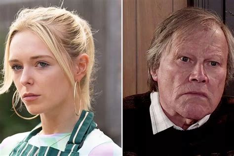 Coronation Street Fans Say Sorry As They Re Stunned By New Roy