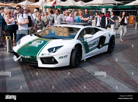 Large Crowd Gathered Round Dubai Police Lamborghini Aventador Lp