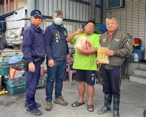 笨北港朝善會寒冬送暖 警助發放物資關懷弱勢家庭 勁報 Line Today