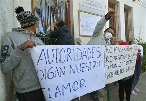 Vecinos Rechazan Fosas En Un Cementerio Boliviano Colapsado Por Temor Al Contagio Infobae