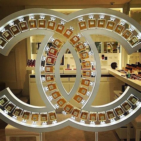 Chanel Perfume Display Store Bullesconcept Perfume Display