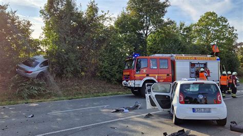 79 Jährige nach schwerem Unfall auf der B 83 in kritischem Zustand