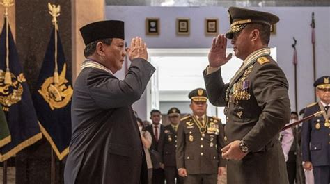 Menhan Prabowo Terima Bintang Kehormatan Tni Jenderal Andika Berikan