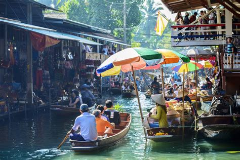 Bangkok Railway & Floating Markets Tour - IntroducingBangkok.com