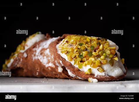 Cannolo Fotos Und Bildmaterial In Hoher Aufl Sung Alamy