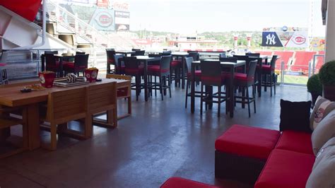 Frontgate Outdoor Luxury Suite Cincinnati Reds