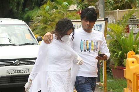 Photos Ankita Lokhande Visits Sushant Singh Rajput Bandra Residence