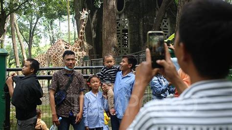 Manfaatkan Libur Lebaran Di Lokasi Wisata Pengunjung Kerap Abai Prokes