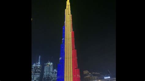 Cea mai înaltă clădire din lume îmbrăcată în tricolorul românesc