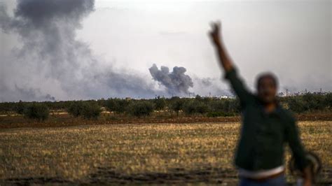 Kobane Kurden Wehren Sich Gegen Angriff Des Is Der Spiegel