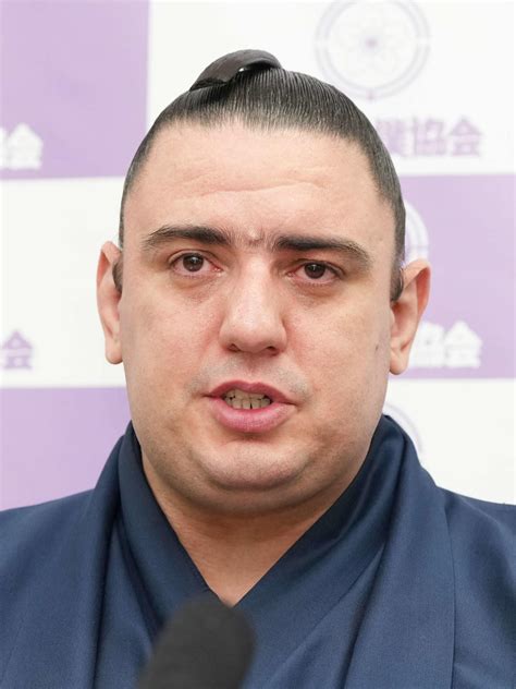 元関脇碧山が引退会見15年間の思い出は“ブルガリアの先輩”との一番「緊張して覚えてない」 大相撲写真ニュース 日刊スポーツ