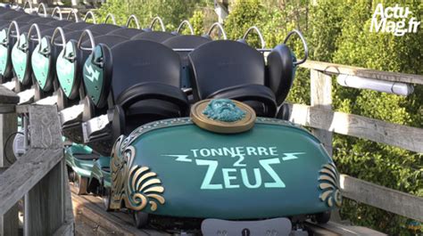 Reportage Le parc Astérix inaugure son nouveau Tonnerre 2 Zeus