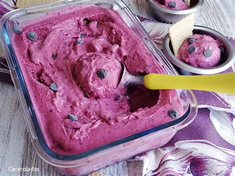 Helado casero de frutos rojos cremoso y bajo en calorías Caceroladas