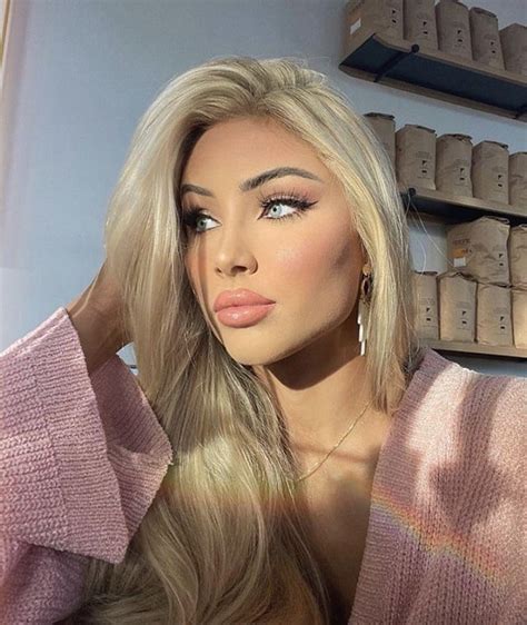 Katerina Rozmajzl The Irl Barbie Imo Rtrueratecelebrities