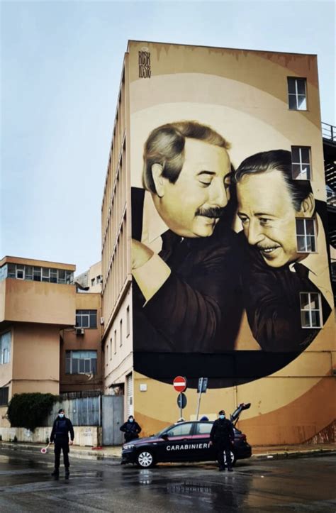 La Foto Di Falcone E Borsellino Diventa Un Murales A Palermo Progetto