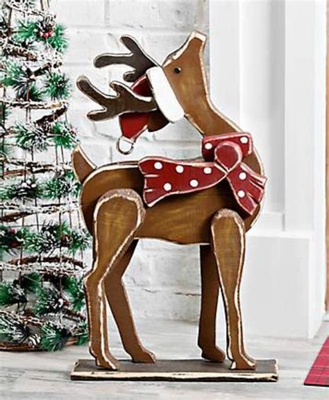 Pin By Charlene Maples On Palet Ideas Christmas Reindeer Decorations