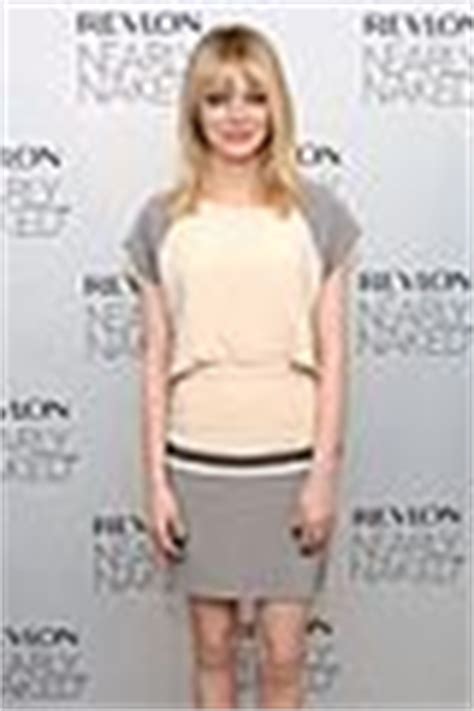 Emma Stone Revlon S Nearly Naked Makeup Launch Photo Emma Stone Photos Just Jared