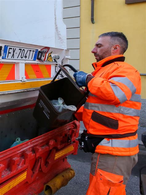 Stangata Sui Rifiuti Il Termovalorizzatore Lo Chiediamo Da Anni Ci