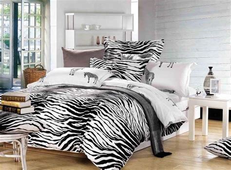 20 Cool Bedrooms With Zebra Print Decor