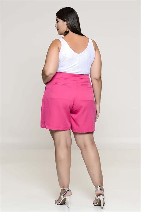 Short Plus Size Em Alfaiataria Meia Coxa Rosa Vk Moda Plus Size