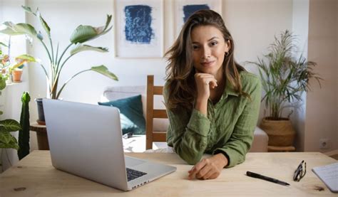 Top 8 Freelance Graphic Design Websites to Hire the Best in 2025 - TalkBitz