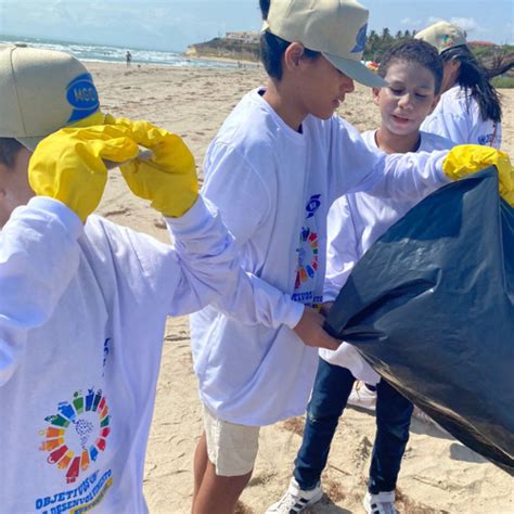 Ação educacional na praia reforça conscientização ambiental em alunos