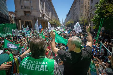 En medio del paro el Gobierno de Milei convocó a paritarias a