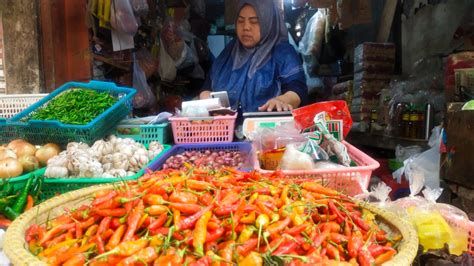 Harga Cabai Di Sumedang Makin Pedas Pembeli Dan Pedagang Di Pasar