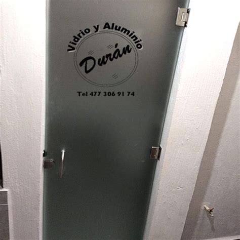 PUERTA ABATIBLE DE CRISTAL TEMPLADO SATINADO Vidrio Y Aluminio Duran