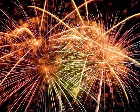 Download Wallpaper 1280x1024 Beautiful fireworks, sparks, festival HD ...