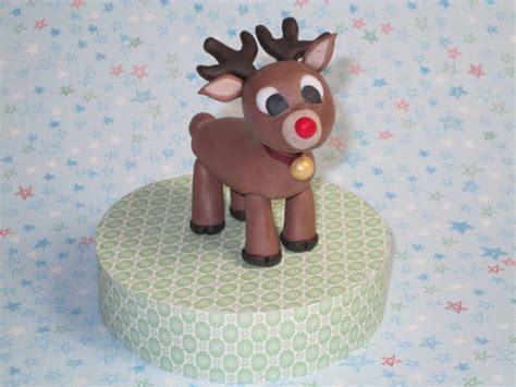 How To Make Rudolph The Reindeer Out Of Fondant Cake CakesDecor