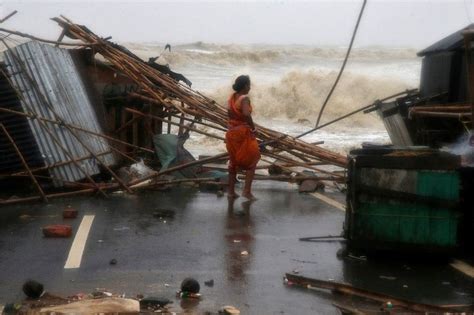 Cyclone Yaas Severe Storm Lashes India And Bangladesh Bbc News