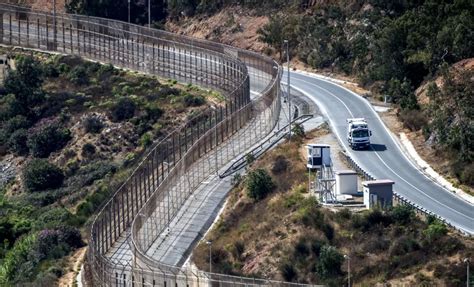 Les frontières de Ceuta et Melilla resteront fermées pendant 15 jours