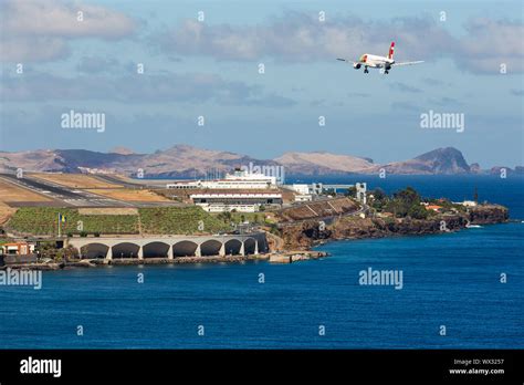 Funchal International Airport Hi Res Stock Photography And Images Alamy