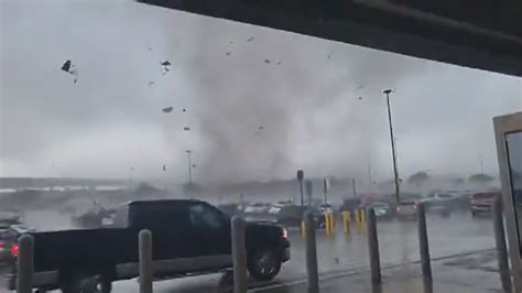 Asolan Tornados A Texas Y Avanzan Hacia Louisiana Mil Familias Se