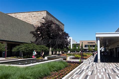 Outdoor Oak Brook Mall with Gardens and Stores in Illinois Editorial Stock Image - Image of ...