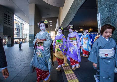 Geisha Group In A Kyoto Street Editorial Stock Image Image Of Girls