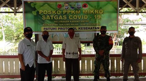 Babinsa Koramil Tanjung Palas Bersama Aparat Kelurahan Dirikan Posko